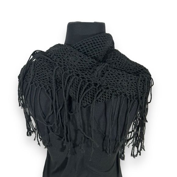 Alice +‎ Olivia Crochet Fringe Tank Top - Picture 5 of 9